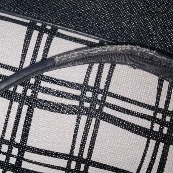 Nine West black and white Lg tote bag. - Picture 9 of 9